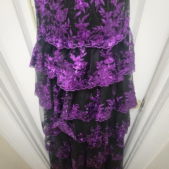 Tiered Maxi Dress. 4  NWOT Dark Romantic Prom Event Gala Formal - Picture 5 of 9